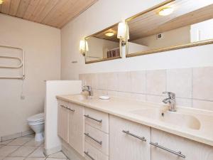 Fotografie z fotogalerie ubytování 16 person holiday home in Vestervig v destinaci Vestervig