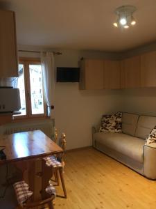 Μια τηλεόραση ή/και κέντρο ψυχαγωγίας στο Monolocale DORI