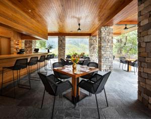Taj Rishikesh Resort & Spa Uttarakhand的休息区