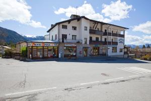 Zdjęcie z galerii obiektu Hotel Migliorati w mieście Castione della Presolana