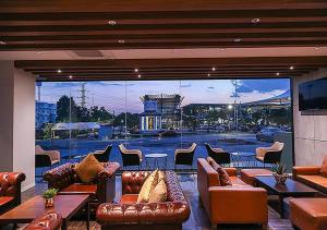Χώρος καθιστικού στο Hotel Fuse Rayong