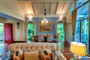 Posezení v ubytování Sutera Sanctuary Lodges At Kinabalu Park