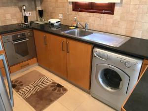 Gallery image of Apokryfo, one bedroom apartment close to the beach in Pissouri +20 photos