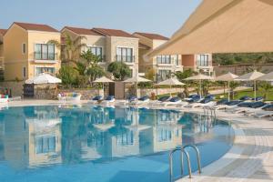 Бассейн в Cocos The Club Solto или поблизости