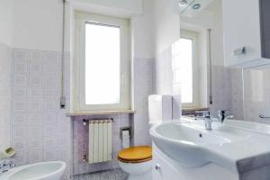 Gallery image of Luminoso appartamento Silvi Marina lungomare nord in Silvi Paese +19 photos