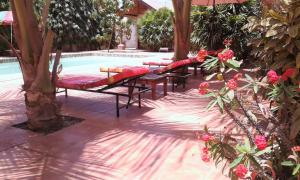 Bazén v ubytování B & B Villa Calliandra nebo v jeho okolí