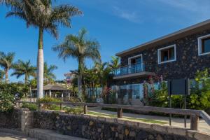 dom na plaży z palmami w obiekcie San Diego w mieście La Matanza de Acentejo
