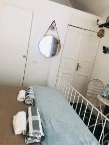 Postel nebo postele na pokoji v ubytování ZI' MARI' - Via Roma