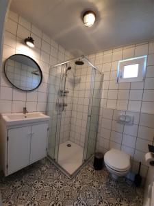 Koupelna v ubytování ZTLND Familylodge + 37 fotografií