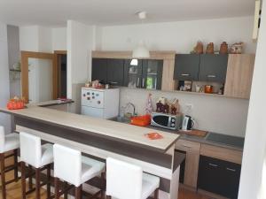 Dapur atau dapur kecil di Apartment Lux Lomina