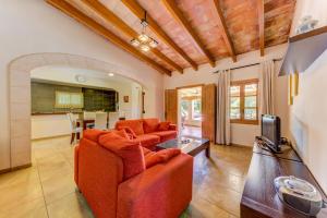A seating area at Villa Pontarro by Sealand Villas