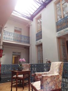 Posezení v ubytování HOTEL MARCEILLAC