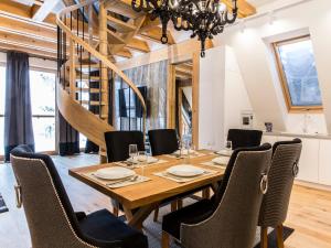 Posezení v ubytování POD SKOCZNIA SPA Zakopane
