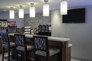TV a/nebo společenská místnost v ubytování Staybridge Suites Toronto - Vaughan South by IHG