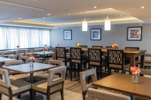 Posezení v ubytování Staybridge Suites Toronto - Vaughan South by IHG