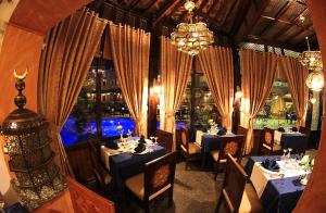 Ресторан / где поесть в Oriental Rivoli Hotel & Spa