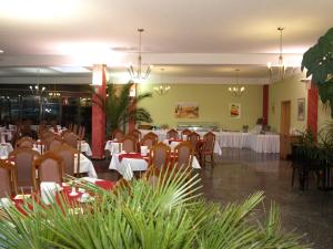 Restaurace v ubytování WEST Hotel an der Sächsischen Weinstrasse