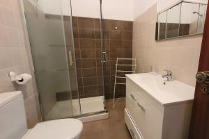 Ένα μπάνιο στο LovelyStay - Lovely Algarvian Escape