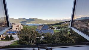 LOFT B64 في ليز أنغلز: إطلالة على المدينة من النافذة مع الجبال