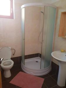 Koupelna v ubytování Chata Hela