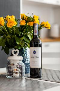 Nápoje v ubytovaní GoodHome - Sea Towers Apartment