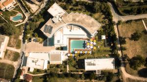 Bazén v ubytování Nasos Hotel & Resort nebo v jeho okolí
