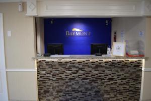 Certifikát, hodnocení, plakát nebo jiný dokument vystavený v ubytování Baymont by Wyndham Texarkana + 37 fotografií