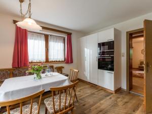 Kuchyňa alebo kuchynka v ubytovaní Ferienhaus Gänseblümchen