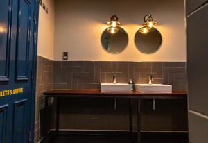 Vonios kambarys apgyvendinimo įstaigoje PubLove @ The Rose & Crown