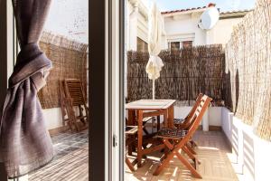 Galeriebild der Unterkunft Apartamento con terraza cerca de la playa in Valencia