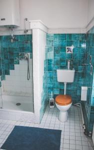 Kúpeľňa v ubytovaní Gemütliches Wohnen in der alten Schule