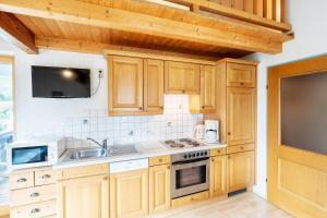 Kuchyňa alebo kuchynka v ubytovaní Ferienhaus Sonnrain