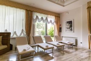 Posezení v ubytování Grand Hotel Gallia