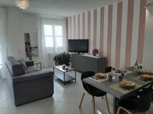 Galeriebild der Unterkunft Appartamento 23 - bilocale vista lago in Toscolano-Maderno