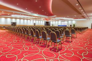 Zaplecze biznesowe lub konferencyjne w obiekcie Holiday Inn Tuxpan - Convention Center by IHG