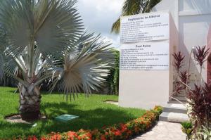 Ogród w obiekcie Holiday Inn Tuxpan - Convention Center by IHG