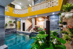 Bazén v ubytování The Lit Villa Hoi An nebo v jeho okolí