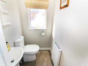 Ένα μπάνιο στο 32 Cruachan Lodge +8 φωτογραφίες