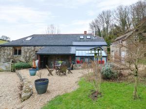 Gallery image of Pottery Barn in Branscombe