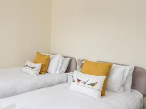 Eve's Attic, Windermere