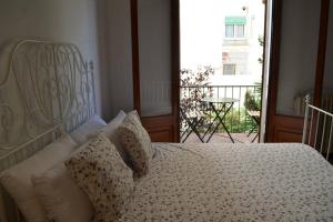 Posteľ alebo postele v izbe v ubytovaní Apartamento centro de Lloret 8 people + 30 fotografií