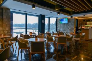 Restoran ili drugo mesto za obedovanje u objektu Hotel Crni Vrh