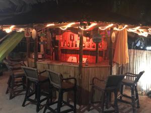 Lounge nebo bar v ubytování The Beach House Carabao Island
