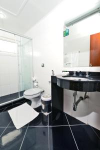 A bathroom at Curi Palace Hotel