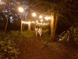 Fotografie z fotogalerie ubytování Somerleyton Meadows - The Hideaway Hut & Hot Tub v destinaci Herringfleet + 39 fotografií