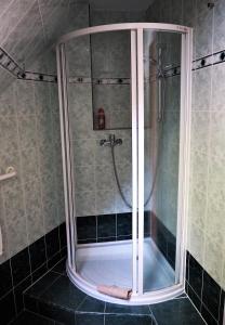 Bilik mandi di Apartmán Adam
