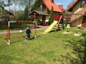 Vaikų žaidimų erdvė apgyvendinimo įstaigoje Agroturystyka Źródełko
