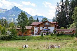 Photo de la galerie de l'établissement Hotel - Restaurant Forellenbach, à Fischen im Allgäu