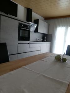 Kuchyň nebo kuchyňský kout v ubytování Haus Matt