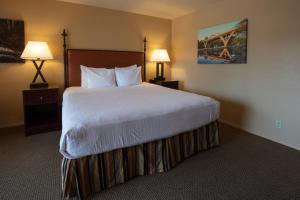 Letto o letti in una camera di Riverside Inn